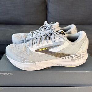Brooks Adrenaline GTS 24 Alloy White Gold Fusion Gray Running Men’s Size 11.5 2E